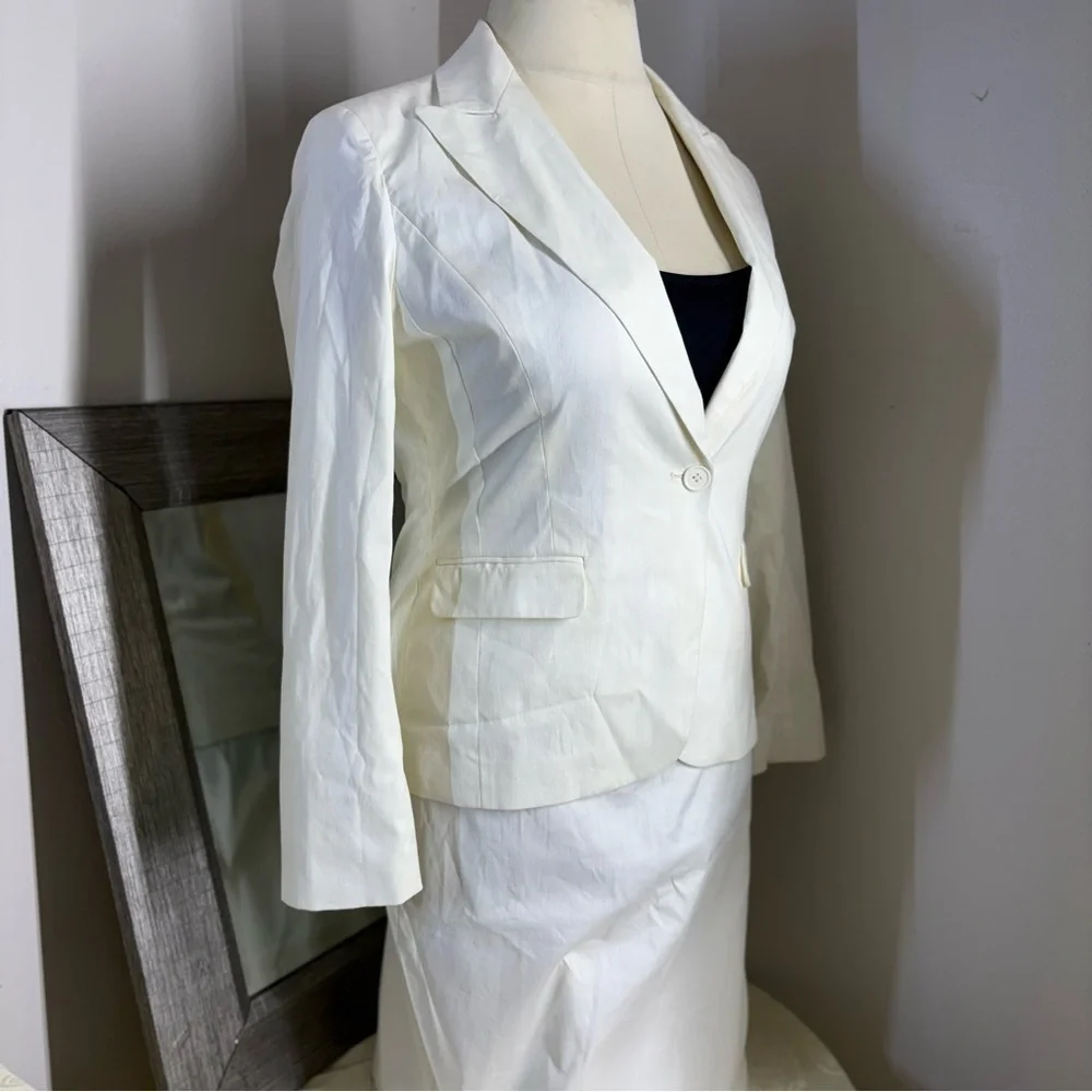 New York & Company cream color suit set Tailored Blazer with Notched Lapels